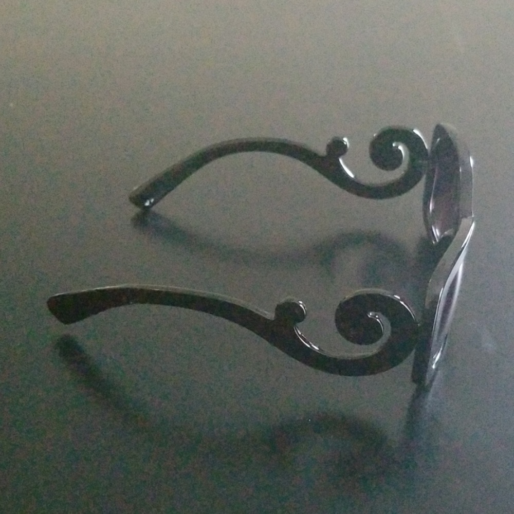 Black sunglasses